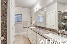 6537 Hvn Maple Dr, Taylorsville UT 84081-4162 exterior