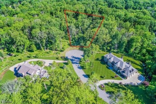 88 Charles Rd, Stirling, NJ 07980-1032