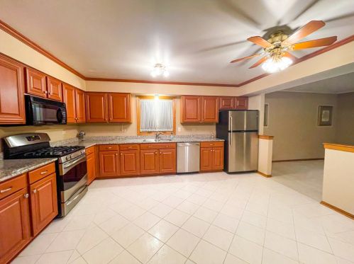 16716 Westwind Ct, Tinley Park, IL 60477-2765