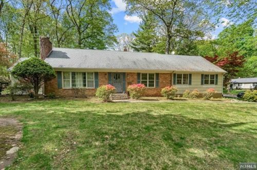 259 Schuyler Rd, Allendale, NJ 07401-1839