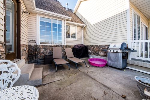 456 Cottage Ct, Providence UT 84332-4700 exterior