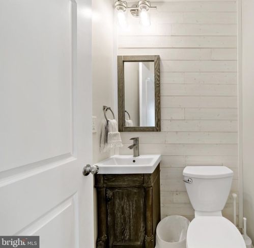 1804 4th St, Philadelphia PA  19122-2202 exterior