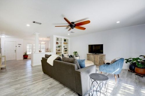 11217 Blairview Ln, Austin TX  78748-3964 exterior