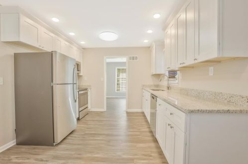 3048 Glendale Ct, Atlanta GA  30344-3928 exterior