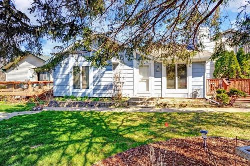 3516 Pilgrim Ln, Minneapolis, MN 55441-2422