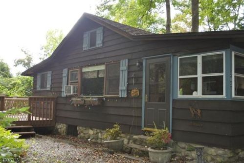 205 Valley Rd, Wantage, NJ 07461-4320