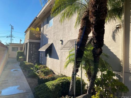 121 Illinois St, Anaheim CA  92805-7009 exterior