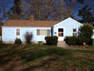 910 Delilah Dr, Windsor, CT 06095-3272