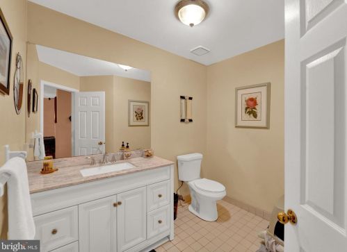 5 Exeter Ct, Princeton NJ  08540-7000 exterior