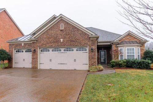 2522 Amberwood Way, Lebanon, TN 37090-8302