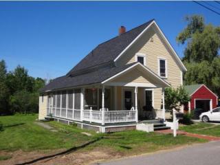 82 High St, Tilton, NH 03276-5530