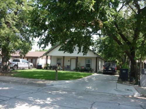 109 Fogg St, Fort Worth TX  76110-6216 exterior