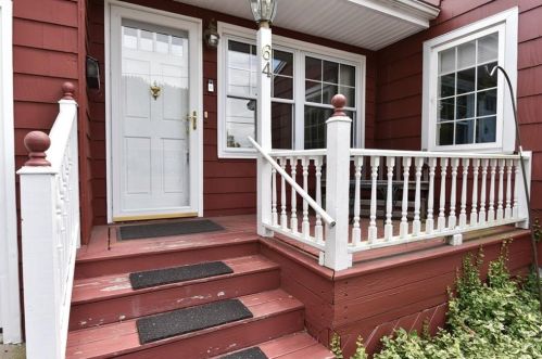64 Ticonderoga Dr, Warwick, RI 02889-4316