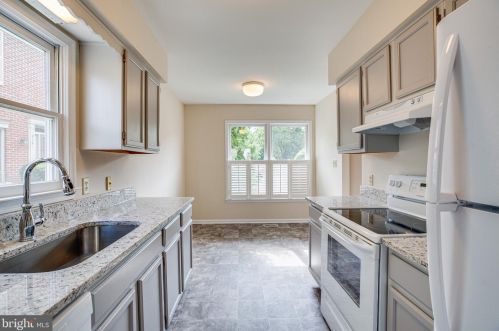 812 Grove Ave, Fredericksburg, VA 22401-4510