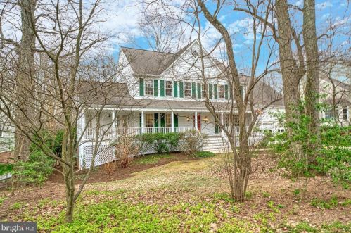 11263 Center Harbor Rd, Herndon, VA 20194-1320