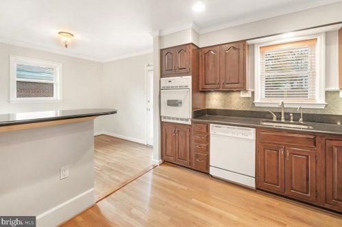 9522 Crosby Rd, Silver Spring MD 20910-1539 exterior