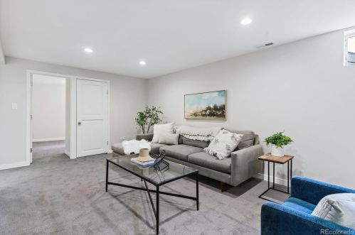 1310 Bates Pkwy, Englewood CO  80113-1761 exterior