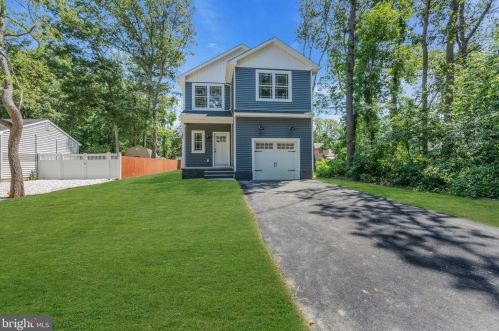 393 Hoover Ave, Berkeley Township, NJ 08721