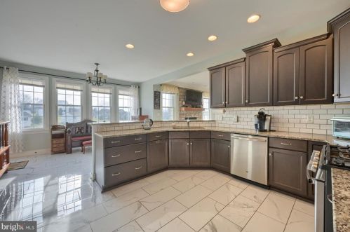 8 Jefferson Dr, Carlisle, PA 17015-4399