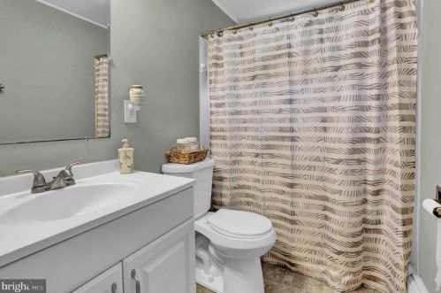 948 Walnut St, Hanover PA 17331-1523 exterior