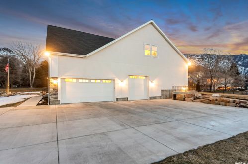 2712 Mt Jordan Rd, Sandy UT 84092-3380 exterior