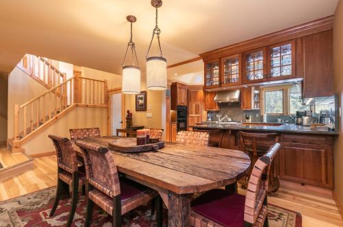 14005 Swiss Ln, Truckee CA  96161-7129 exterior