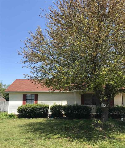 905 Baywood Dr, Paragould, AR 72450-5574