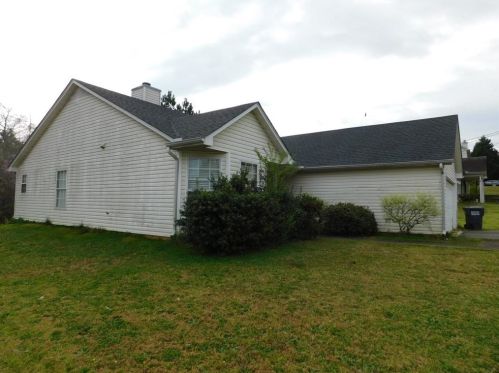 170 Fairclift Dr, Porterdale, GA 30016-1236
