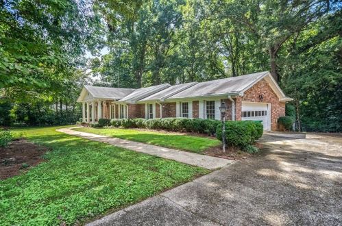 5353 Smoke Rise Dr, Stone Mountain, GA 30087-1530