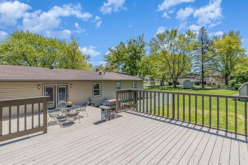 811 East St, Crown Point IN  46307-4906 exterior