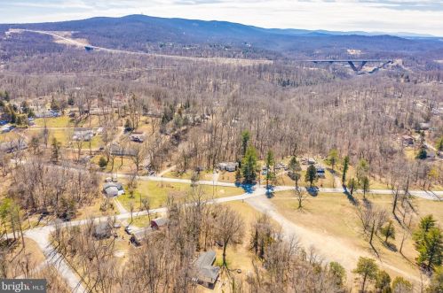 47 Greenwood Rd, Harpers Ferry, WV 25425-4403