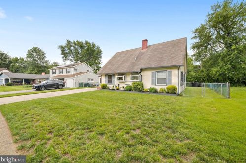 6 Bently Ln, Willingboro, NJ 08046-1509
