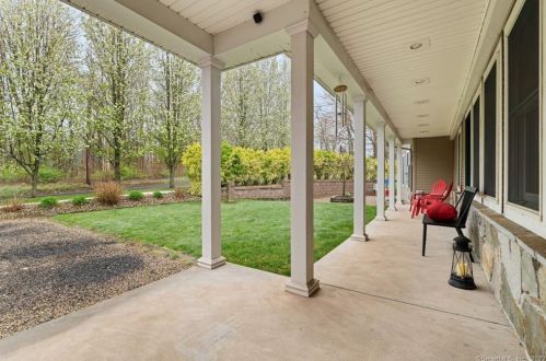 379 East St, Middletown, CT 06457-1982