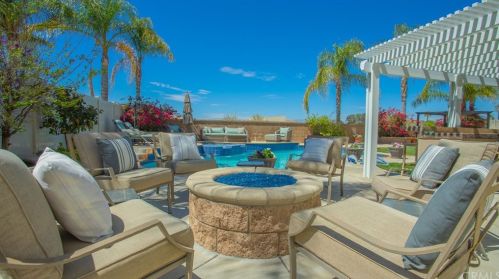 17677 Cedarwood Dr, Riverside CA  92503-7039 exterior