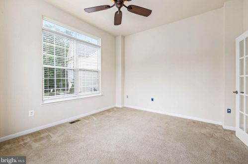 40 Manorwood Dr, Fredericksburg, VA 22406-8204