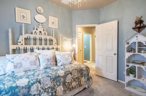 25057 Canal Pl, Aurora CO 80018-1627 exterior