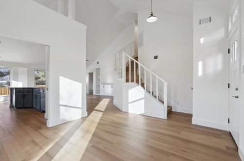 4 Concord Cir, Austin TX  78737-9059 exterior