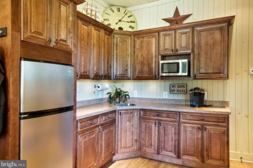 2874 Patuxent Riv Rd, Davidsonville MD 21035-2237 exterior