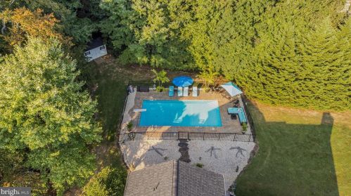 2318 Queensbury Dr, Fallston MD  21047-2928 exterior