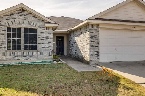 5572 Spring Ridge Dr, Fort Worth TX  76137-4755 exterior