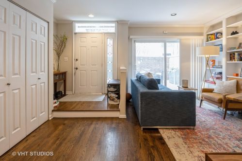 1851 Hudson Ave, Chicago, IL 60614-5201