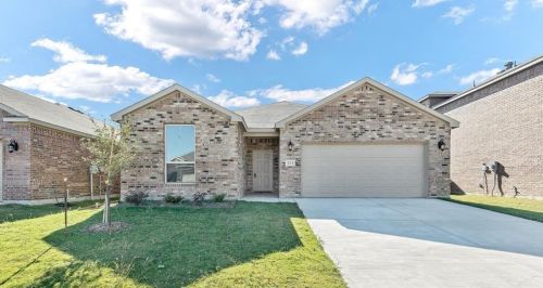 321 Marble Creek Dr, Fort Worth, TX 76131