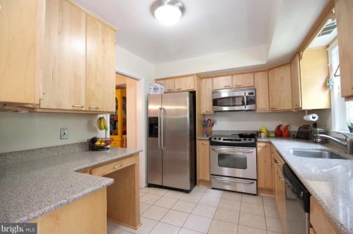 7676 Tiverton Dr, Springfield VA  22152-2018 exterior