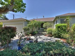 66 Loma Vista Dr, Burlingame, CA 94010-5924