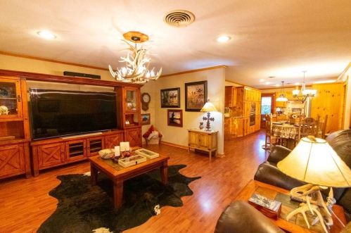 15302 Ben Wiggins Rd, Conroe TX  77303-4805 exterior