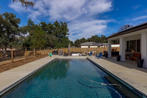 5900 Stanley Dr, Auburn, CA 95602-9679