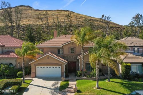 735 Eisenhower Way, Simi Valley CA 93065-8361 exterior