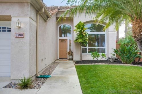 1388 Toulon St, Oceanside, CA 92056-6556