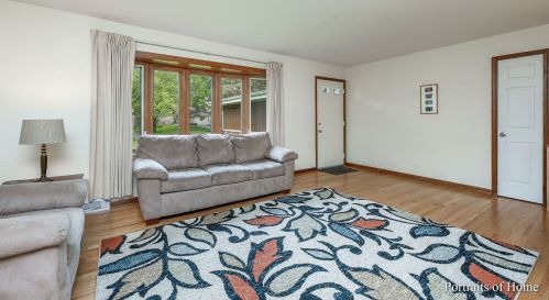 263 Bay Colony Dr, Naperville, IL 60565-1259
