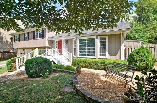 811 Creekstone Ct, Marietta, GA 30068-2513